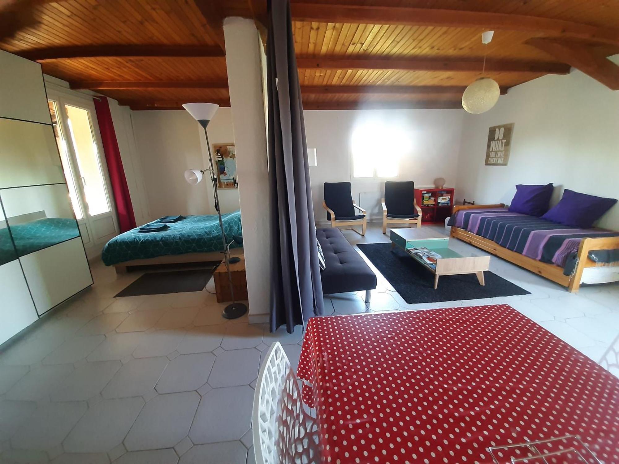 Appartement Avec Grand Jardin Et Parking, Uzes Luaran gambar