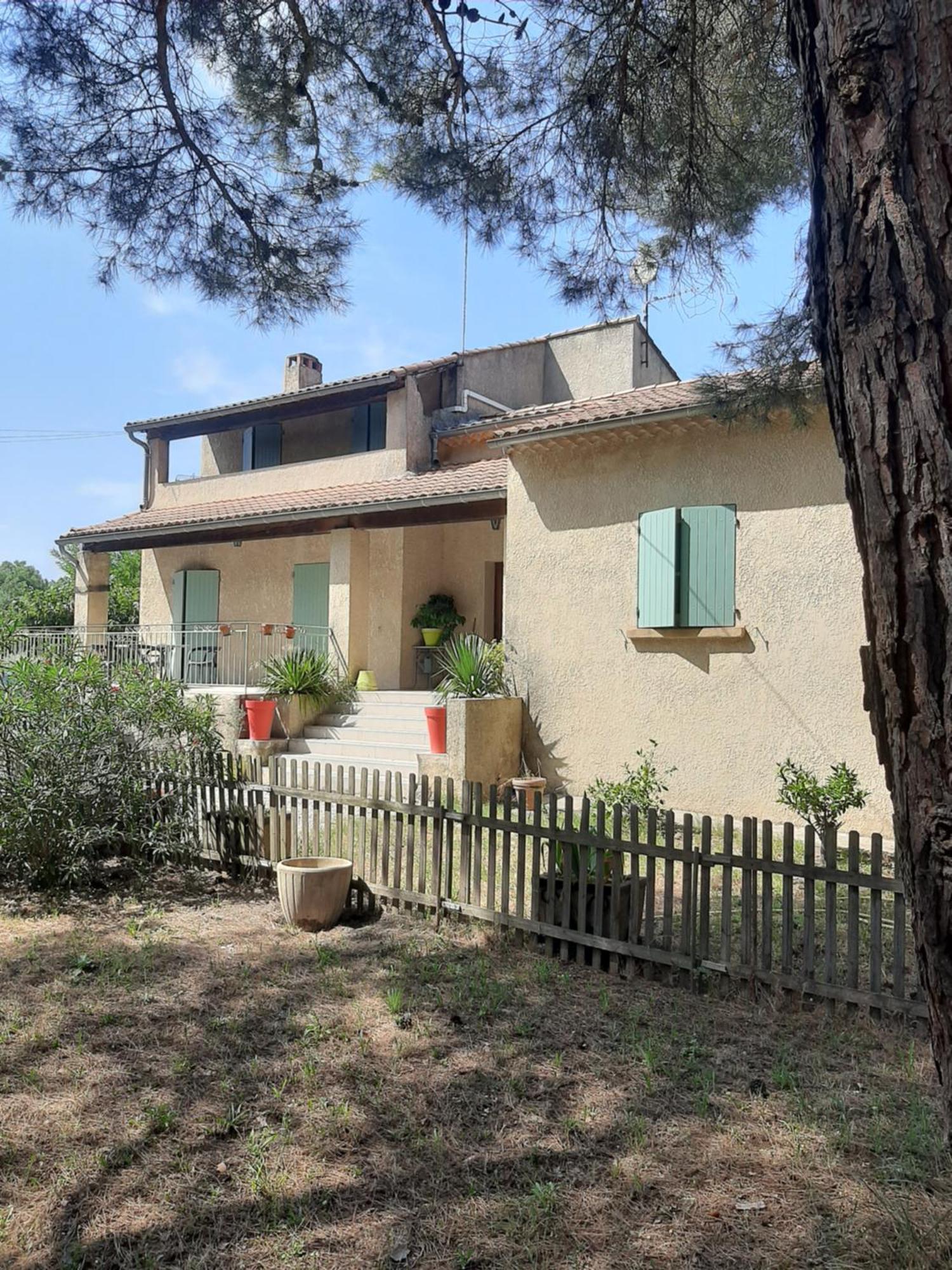 Appartement Avec Grand Jardin Et Parking, Uzes Luaran gambar