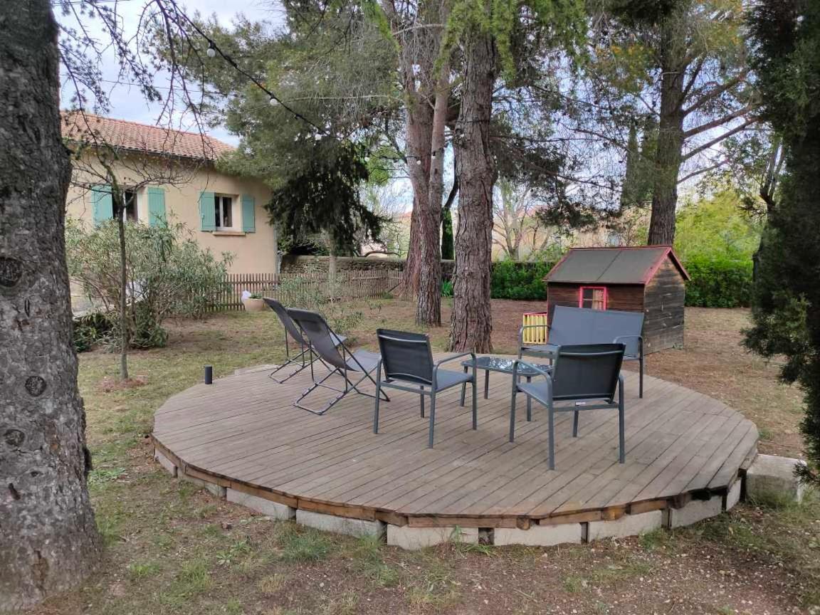 Appartement Avec Grand Jardin Et Parking, Uzes Luaran gambar